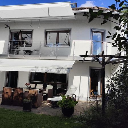 Elegant-Terraced-House-With-Bikes-Near-The-Lake-Children-At-Least-6-A-Old Starnberg Exteriör bild