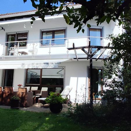 Elegant-Terraced-House-With-Bikes-Near-The-Lake-Children-At-Least-6-A-Old Starnberg Exteriör bild