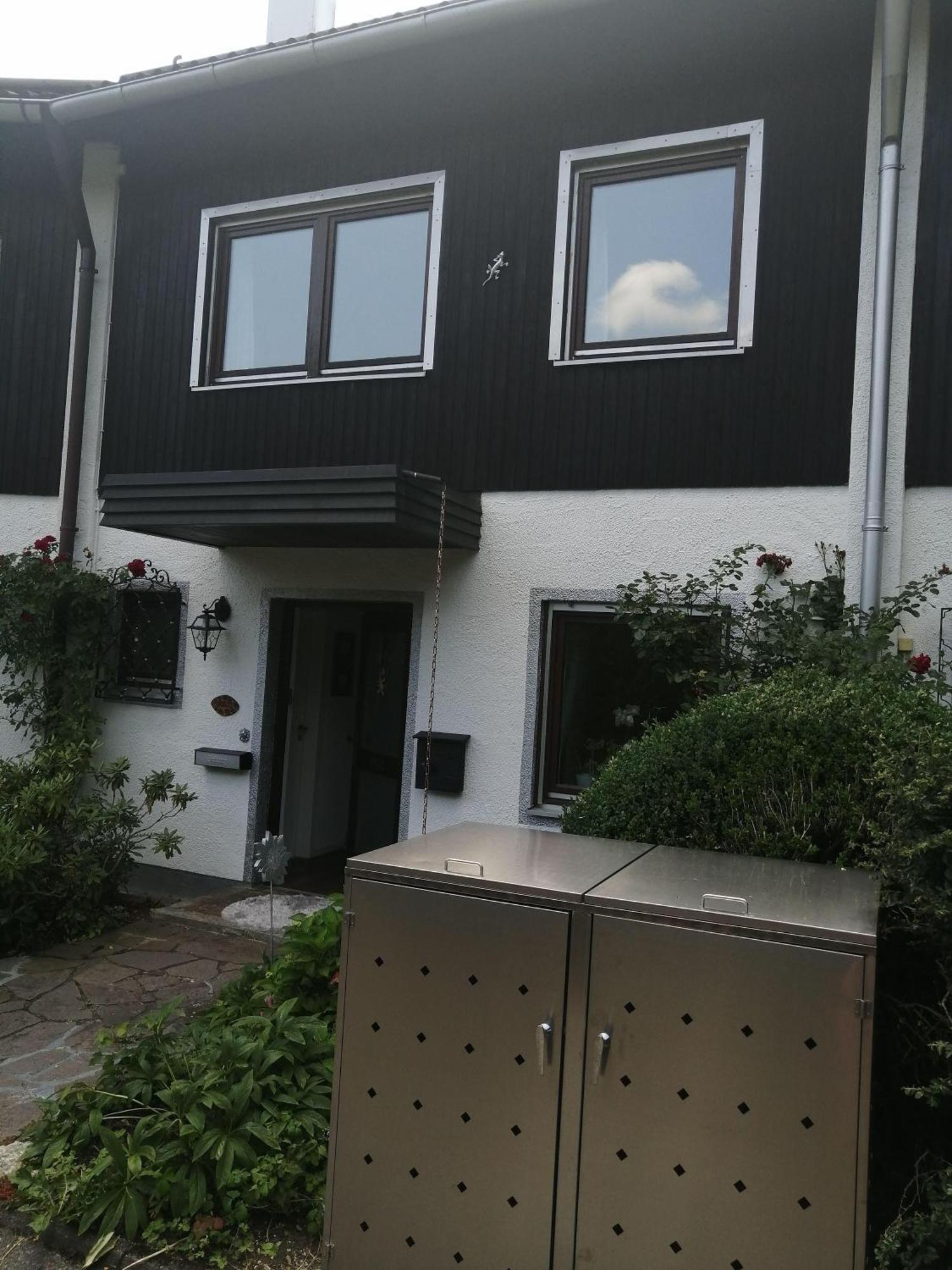Elegant-Terraced-House-With-Bikes-Near-The-Lake-Children-At-Least-6-A-Old Starnberg Exteriör bild
